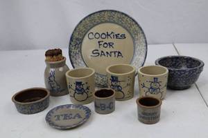 lot 53 image: Beaumont Bros Pottery Miniature Stoneware Holiday Set