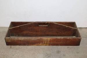 lot 81 image: Large vintage wooden tool tote with handle