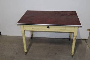 lot 82 image: Vintage Kitchen Table with Red Laminate Top and Yellow Base