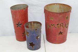lot 101 image: Set of Three Americana Metal Star Cutout Decorative Buckets