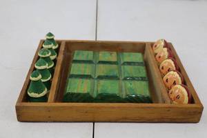 lot 144 image: Wooden Christmas Tic Tac Toe Game Set - Santa vs Trees