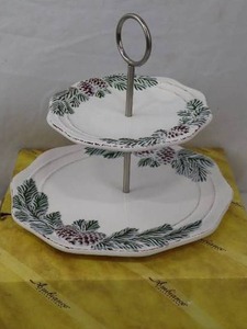 lot 162 image: Vintage Pine Ambiance Two-Tier Serving Tray