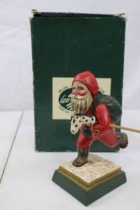 lot 169 image: Leo R Smith Folk Art Santa Figurine with Box, 7 Inch