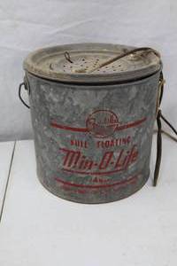 lot 172 image: Frabill Min-O-Life Floating Minnow Bucket