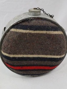 lot 176 image: Vintage Metal Boy Scout-Style Blanket Canteen, 10 Inch
