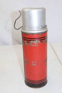 lot 185 image: Vintage Icy-Hot Thermos Vacuum Bottle American Thermos Co.