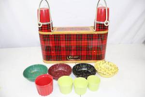 lot 187 image: Vintage Car-Snac Plaid Picnic Set with Sportsman Thermos Bottles