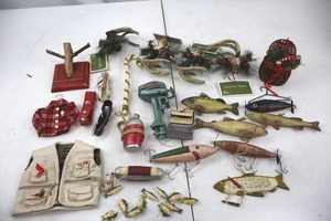 lot 196 image: Assorted Fishing and Outdoor-Themed Ornaments and Decor