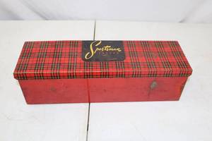 lot 201 image: Vintage Sportsman Plaid Tartan Metal Tin Box