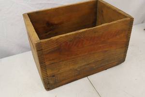 lot 231 image: Vintage Remington Express Wood Ammo Crate Box