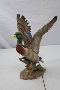 lot 256 image: 1984 HOMCO Porcelain Mallard Duck Figurine