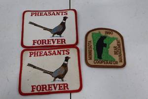 lot 261 image: Pheasants Forever and Minnesota Bear Management Vintage Patch Lot