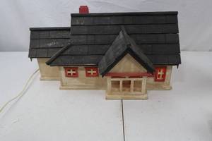 lot 278 image: Midwest of Cannon Falls Lighted House Decoration 17 Inch