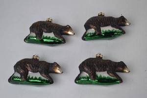 lot 283 image: Set of 4 Glass Bear Christmas Ornaments