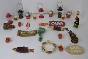 lot 287 image: Rustic Cabin and Fishing Themed Ornament Lot - 24 Pieces