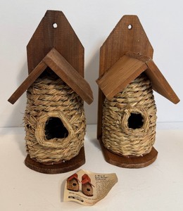 lot 25 image: Pair of Brand New Birdhouses