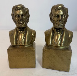 lot 72 image: Pair of Vintage Lincoln Bookends