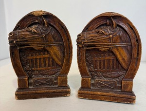 lot 73 image: Pair of Vintage Western Motif Bookends