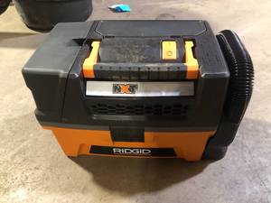 lot 47 image: Ridgid 3 Gal. 5.0 Peak HP NXT Shop Vacuum Wet Dry Vac  customer return see pictures