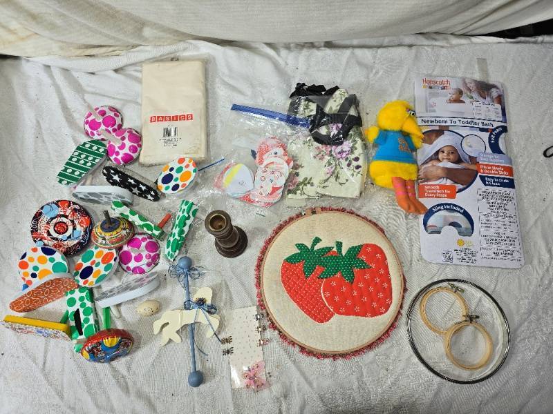 lot 118 image: Lot of Crafty Like Items