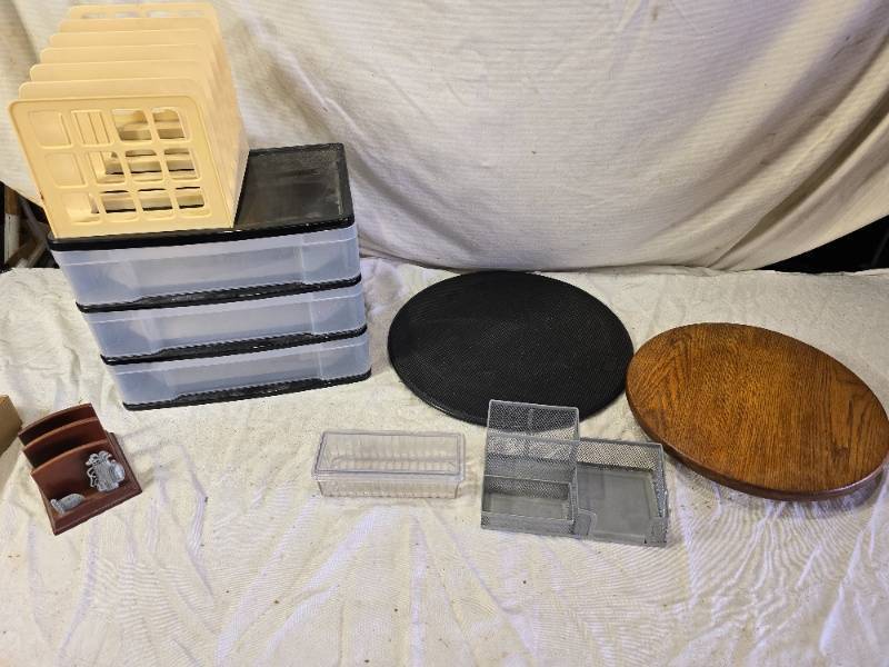lot 134 image: Office Organizers and Lazy Susan