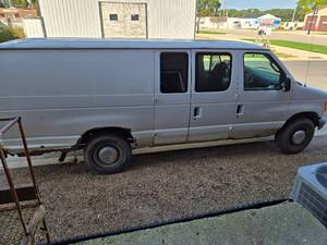 lot 2 image: 2006 Ford E350 Cargo Van with Shelving, Air Rear Shocks, Generator
