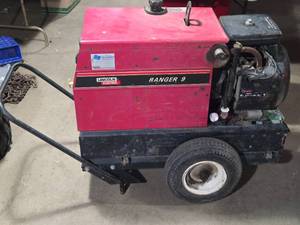 lot 4 image: Lincoln Electric Ranger 9 Portable Welder Generator