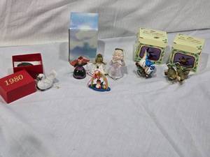 lot 77 image: Dave Grossman Design 1980 Christmas Ornament, Small Birds Clip on Ornament and Others