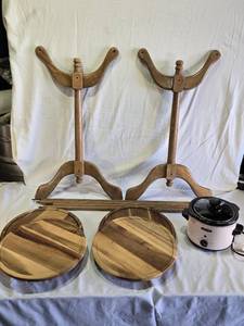 lot 98 image: Wooden Quilt Rack, Lazy Susans and Small Bella Slow Cooker