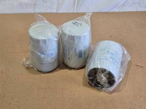 lot 112 image: 3 Donaldson P552849 Oil Filters