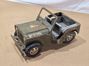 lot 128 image: Tonka Vintage Metal Toy Jeep