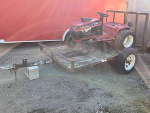 lot 4B image: Small Utility Trailer 5 x 8 - Toro NOT INCLUDED