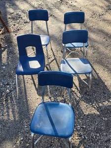 lot 147 image: Lot of 5 Childrens Chairs