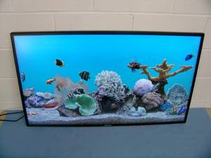 lot 33 image: 46 Samsung PE46C Full HD Commercial Edge-Lit LED Display