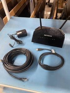 lot 85 image: Netgear AC1200 Smart WiFi  Wi-Fi Wireless Router with External Antennas Power Supply and Cables