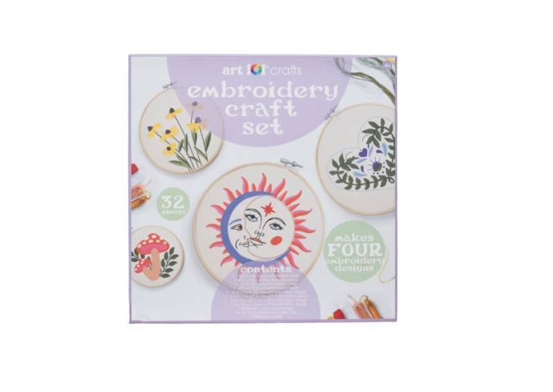 lot 256 image: NEW Art 101 Crafts Embroidery Craft Set