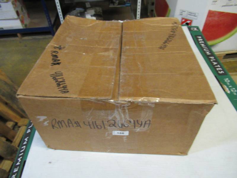 lot 186 image: Vickerman 36 Inch Shiny and Matte Ball Wreath - Silver