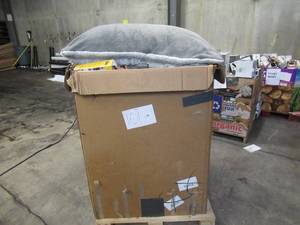lot 101 image: Pallet of Store Overstock and Ecommerce Product and Returns