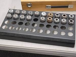lot 28 image: Collet Set 19-piece with Collet Holder