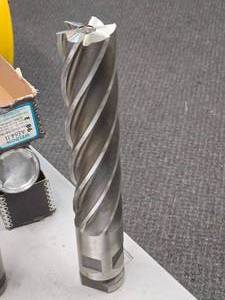 lot 27 image: Weldon Extra Long Roughing End Mill Bit - 2x8 Flute with Case