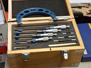 lot 17 image: 0-6 Outside Micrometer Set with Wooden Case