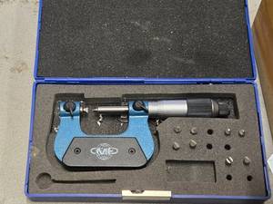 lot 20 image: Screw Thread Micrometer - 0-1  0.001 with Case