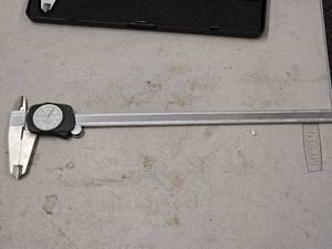 lot 39 image: 12 Caliper