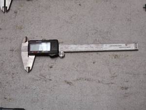 lot 47 image: 6 Electric Digital Caliper