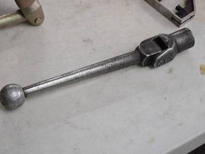 lot 61 image: 12 Handle with 34 Socket