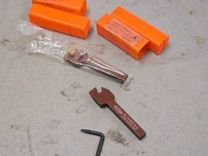 lot 131 image: Lot of (2) Shars Cut-Off Tool Holder 38x38 SLTHR9.5-2 with Cases