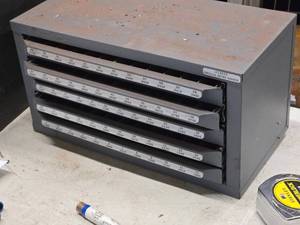 lot 190 image: Drill Bit Metal Storage Cabinet 5-drawer with Assorted Drill Bits