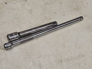 lot 290 image: 38 and 14 drive Extension Bars