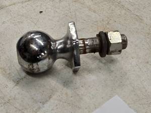 lot 353 image: 2 Ball Hitch