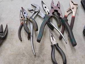 lot 303 image: Lot of (7) Pliers, Needlenose Pliers, Channel Lock Pliers (assorted)